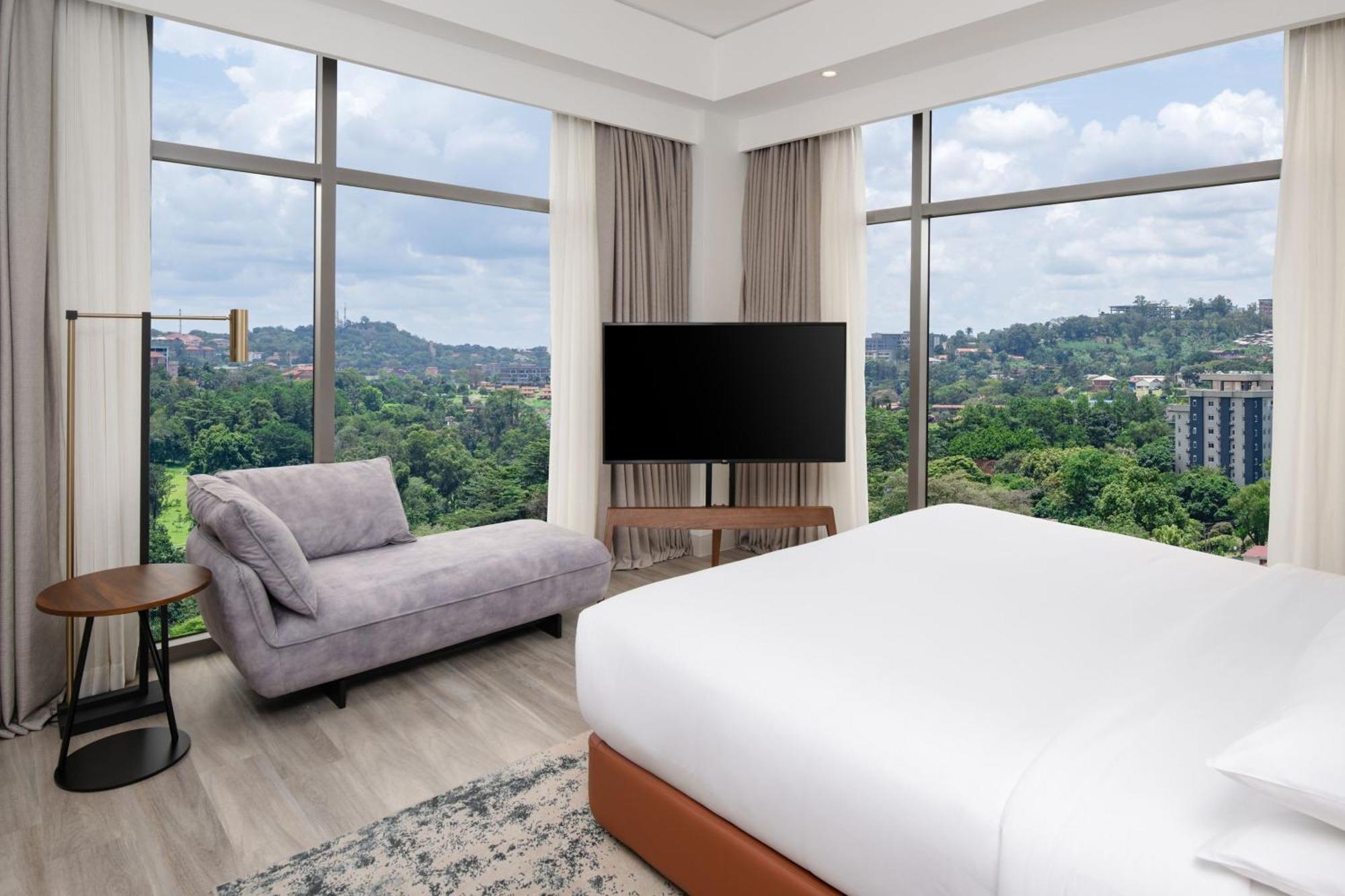 Four Points By Sheraton Kampala Bagian luar foto
